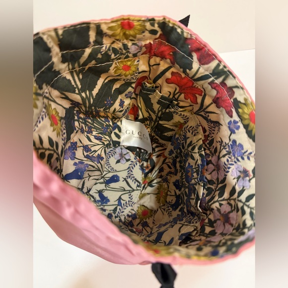 Gucci Pink Floral Pouch or Makeup Bag NWT - Picture 5 of 10